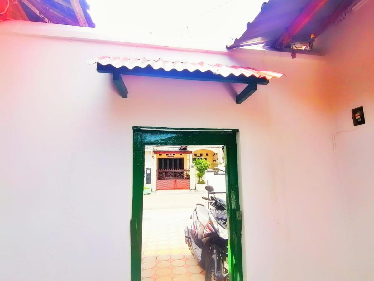 Reddoorz Syariah @ Ndalem Kembang Sore Yogyakarta Exterior foto