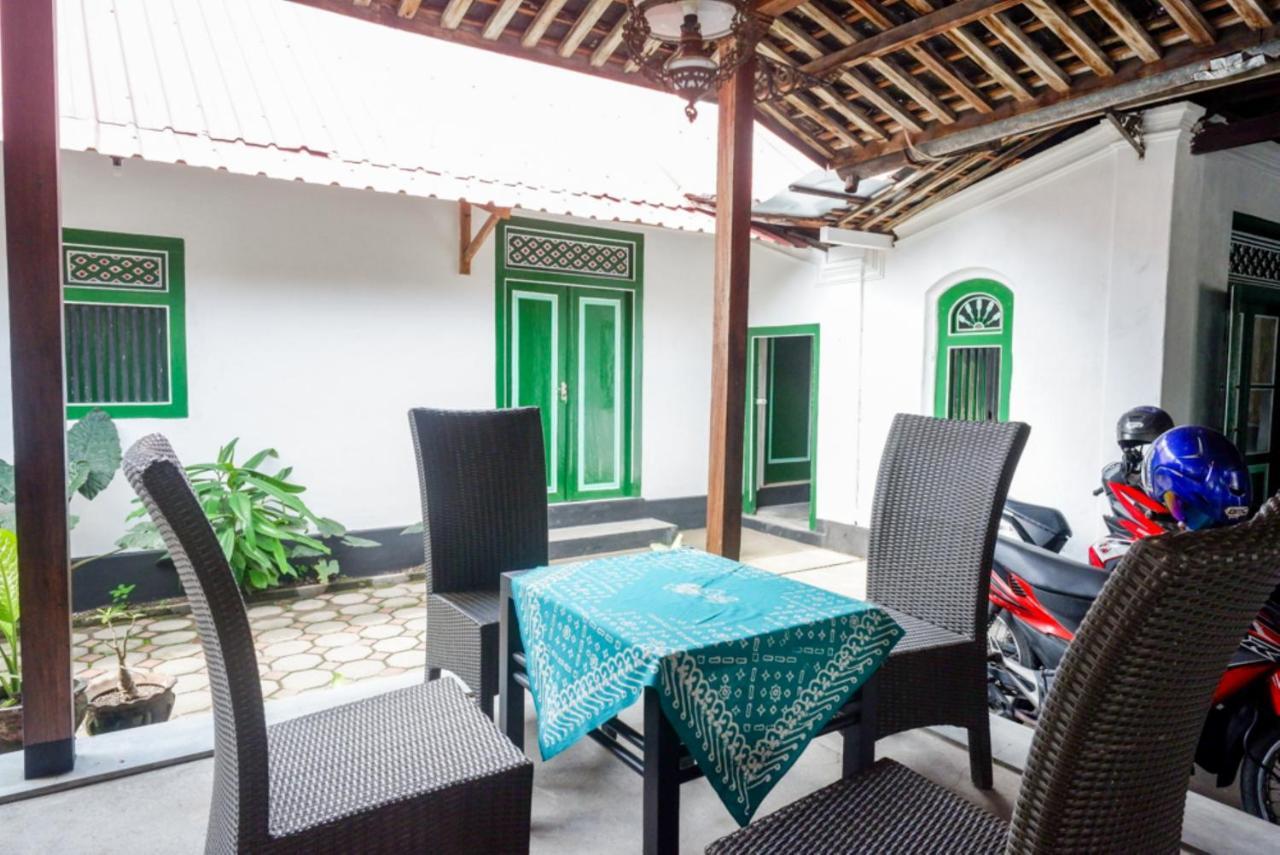 Reddoorz Syariah @ Ndalem Kembang Sore Yogyakarta Exterior foto
